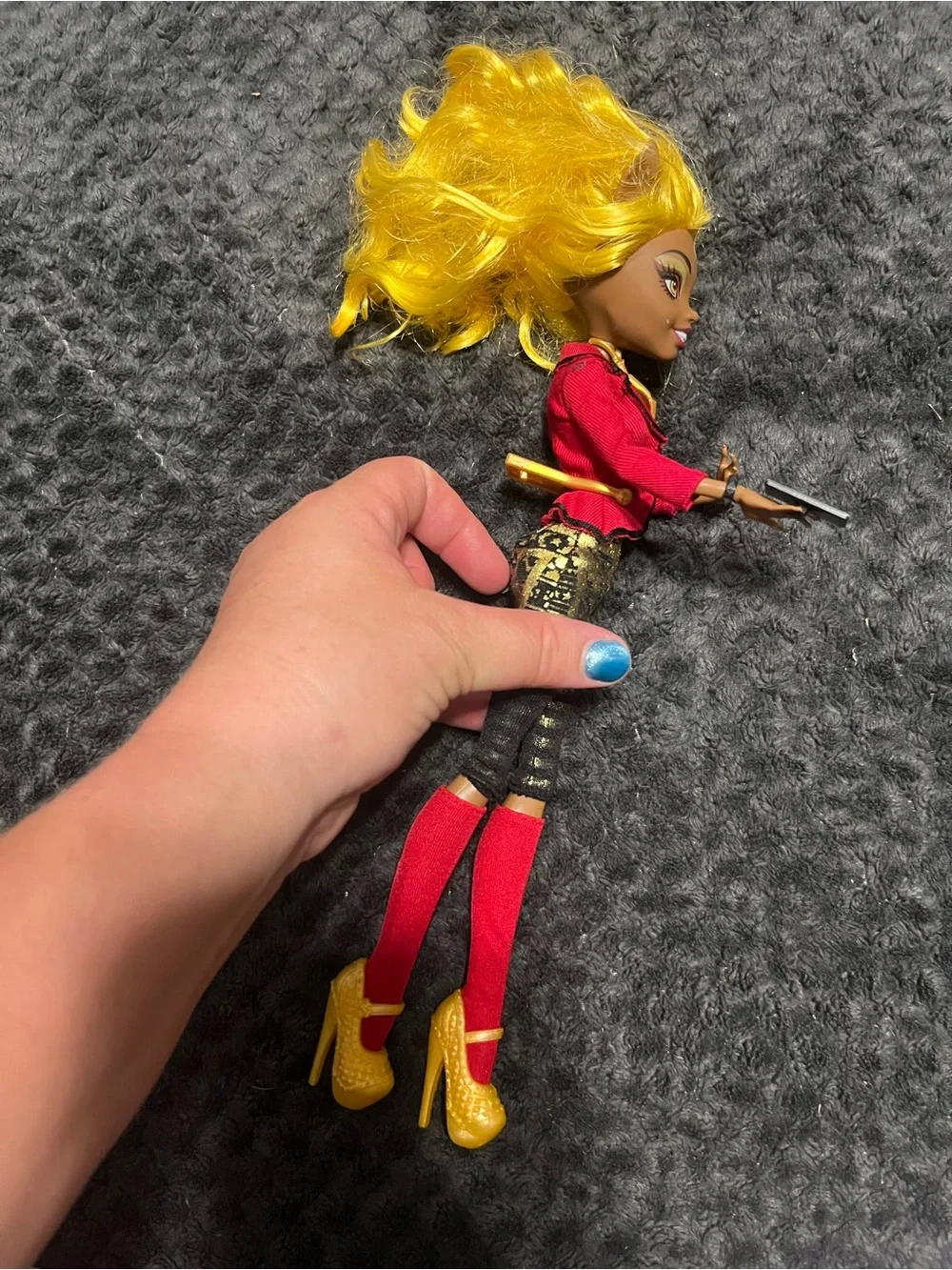 Mattel Monster High Clawdia Wolf Frights Camera Action Doll